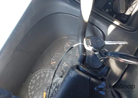 1999 Chevrolet Silverado 1500 Ls z USA, uszkodzony, nr VIN 1GCEK19T2XE103100